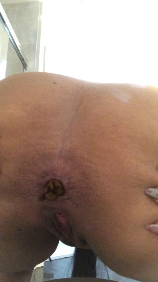 Pooping After My All White Photo Shoot - With Actress: realsoykaylinda [MPEG-4] (2025) [SD ]