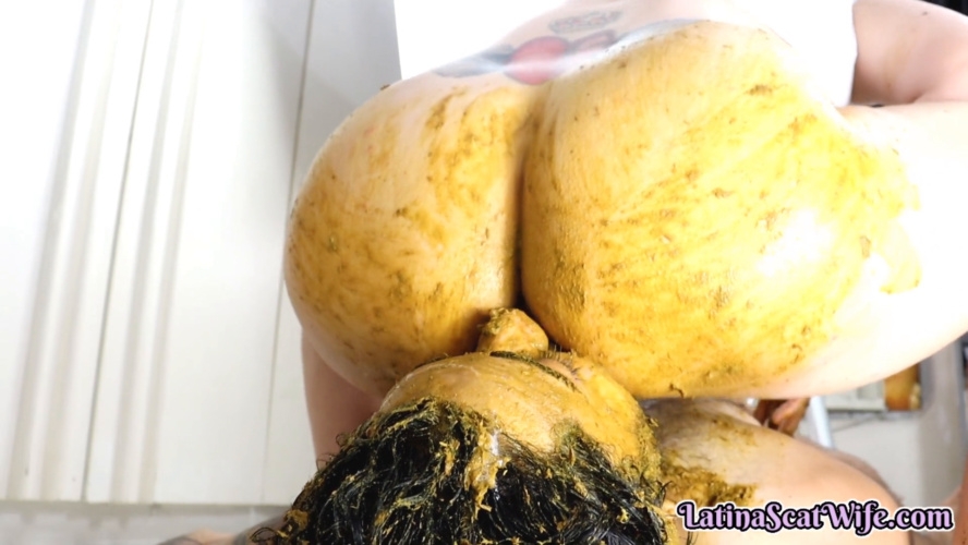 LATINA SCAT WIFE - Having Fun With The Bathroom Slave [MPEG-4] (2025) [FullHD ]