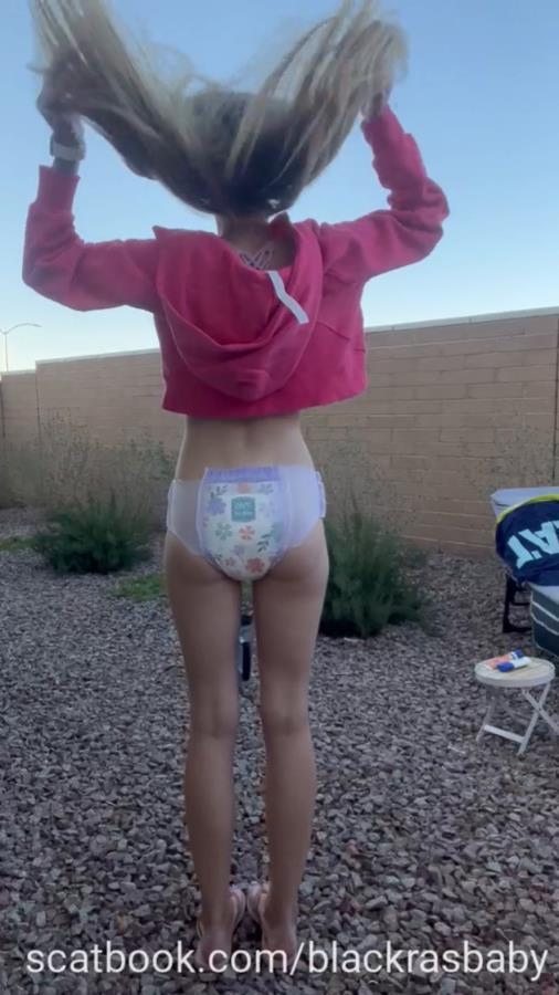 Outdoor Pullup Filling. P1 - With Actress: Blackrasbaby [MPEG-4] (2025) [SD ]